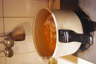 飨入“绯绯”——番茄排骨炖莲藕的做法步骤：6