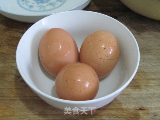 蒜泥拌鸡蛋的做法步骤：1