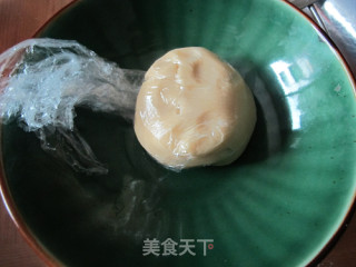 广式豆沙月饼的做法步骤：4