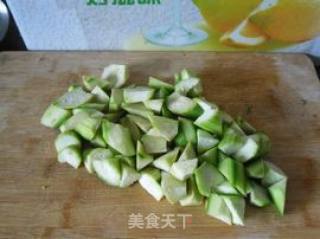 什锦丝瓜丁的做法步骤：2