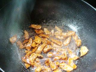 蒜薹香菇炒肉的做法步骤：6