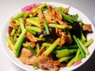 蒜薹香菇炒肉的做法步骤：10