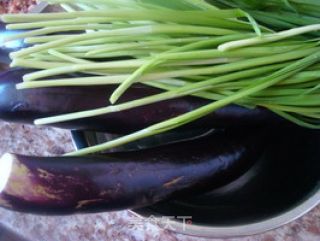 爱吃茄子的同学看过来——香酥茄盒的做法步骤：1