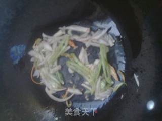 三丝炒豆皮的做法步骤：3