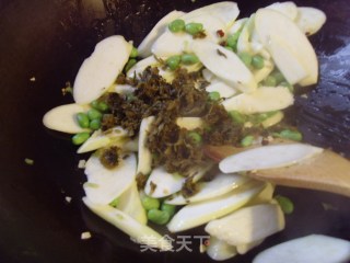 茭白毛豆倒篤菜的做法步骤：5