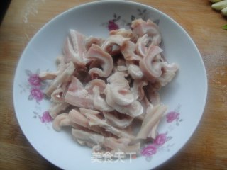 蒜烧肚条的做法步骤：2