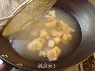 芋頭子排湯的做法步骤：1
