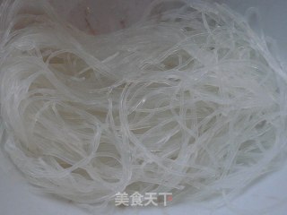 【蛤蜊金针粉丝汤】益智又营养的做法步骤：3