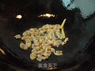 【蛤蜊金针粉丝汤】益智又营养的做法步骤：4