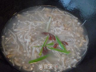 【蛤蜊金针粉丝汤】益智又营养的做法步骤：8