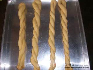 面包物语@@粗糖芝士辫子面包的做法步骤：7