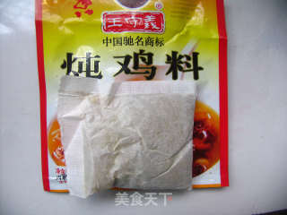 清炖蘑菇土鸡的做法步骤：3