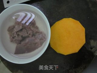 宝宝辅食——南瓜猪肝泥的做法步骤：1
