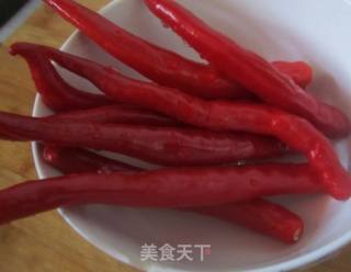 火红的辣椒鸡丁的做法步骤：5