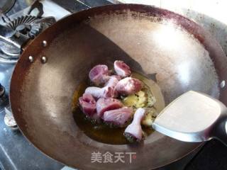 茶树菇焖鸡腿儿的做法步骤：5