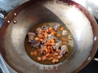 茶树菇焖鸡腿儿的做法步骤：7