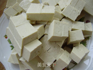 家常菜----银杏烧豆腐的做法步骤：1