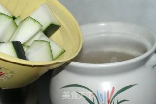 袪湿下火汤 --- 干贝冬瓜薏米扇骨汤的做法步骤：4
