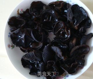 鱼香肉丝的做法步骤：2