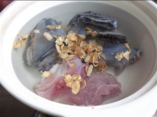清润滋补  花旗参竹丝鸡汤的做法步骤：3