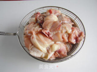 养胃健脾—栗子鸡的做法步骤：3