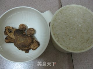 宝宝辅食——白术砂仁粥的做法步骤：1