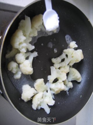 虾仁花菜的做法步骤：7