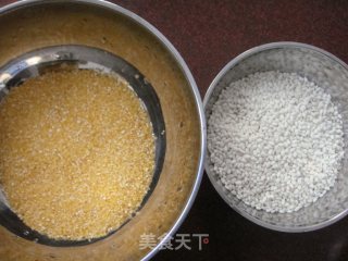 玉米渣糯米粥的做法步骤：1