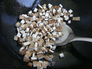 芹菜叶炒香干的做法步骤：5