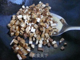 芹菜叶炒香干的做法步骤：6