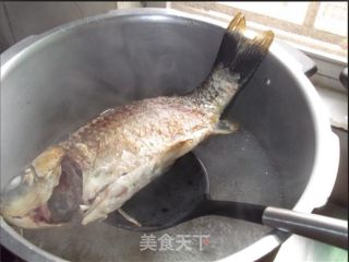 清润滋阴 玉竹无花果煲鲫鱼的做法步骤：5