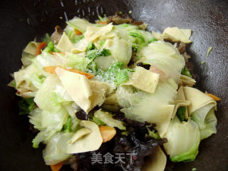 家常菜----白菜烧干豆腐的做法步骤：6