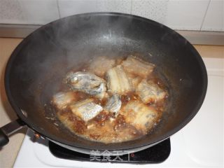 红烧带鱼的做法步骤：4