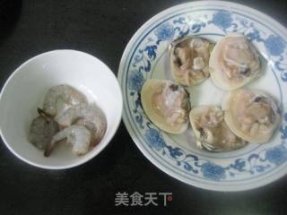 鲜虾肉糜嵌文蛤的做法步骤：2