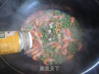 带汤豌豆烧鲥虾的做法步骤：6