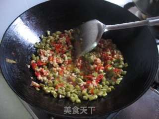 酸豆角炒肉末的做法步骤：8