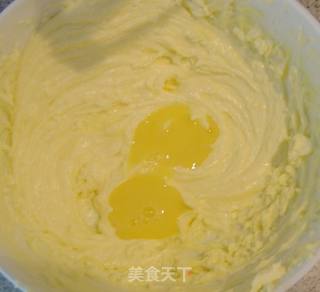 香味浓郁，让人吃了一块还想吃下一块的----------花生酱饼干的做法步骤：4