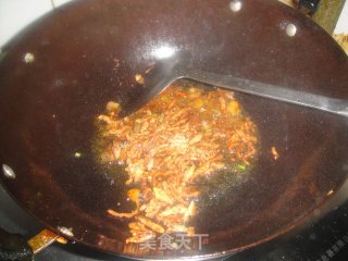 肉丝炒茼蒿的做法步骤：3