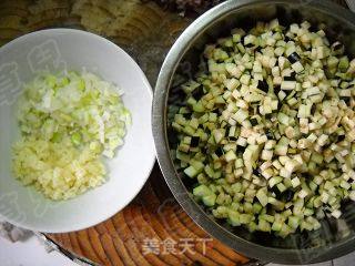 腊味茄肉生煎包的做法步骤：5
