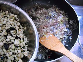 腊味茄肉生煎包的做法步骤：8