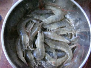 油焖大虾的做法步骤：1