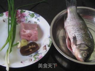 包瓜肉糜嵌鲫鱼的做法步骤：1