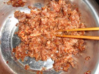 自制美味零食猪肉脯的做法步骤：2