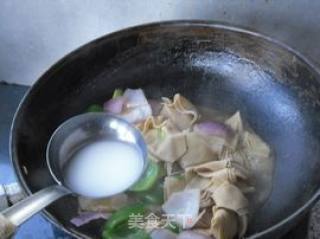 【青椒洋葱干豆腐】的做法步骤：9
