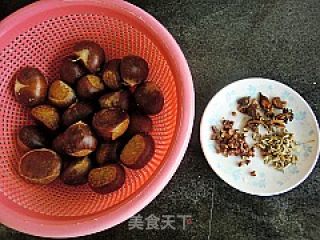 馋嘴小吃---五香栗子的做法步骤：1