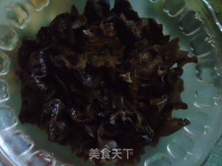 木耳白菜的做法步骤：2