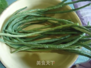 麻汁豇豆的做法步骤：1