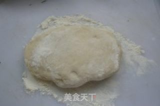 椒盐香葱花卷的做法步骤：2