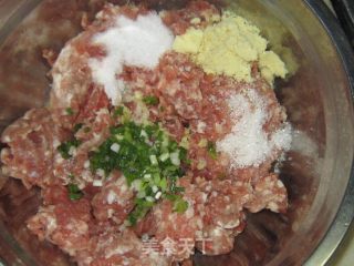 山珍肉糜包子的做法步骤：2