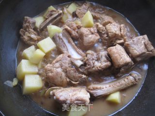 排骨烧土豆的做法步骤：3